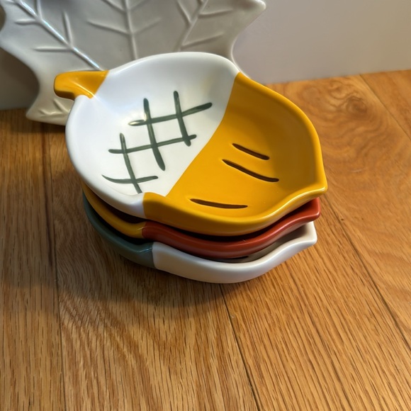 Hallmark Autumn Acorns Stacking Bowls, Set of 3- Free gift with purchase! - Picture 4 of 6